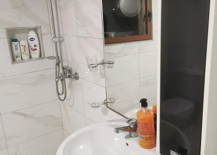 à Louer Au Cœur De * Tirana